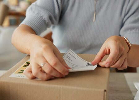 Как работи институцията български пощи?